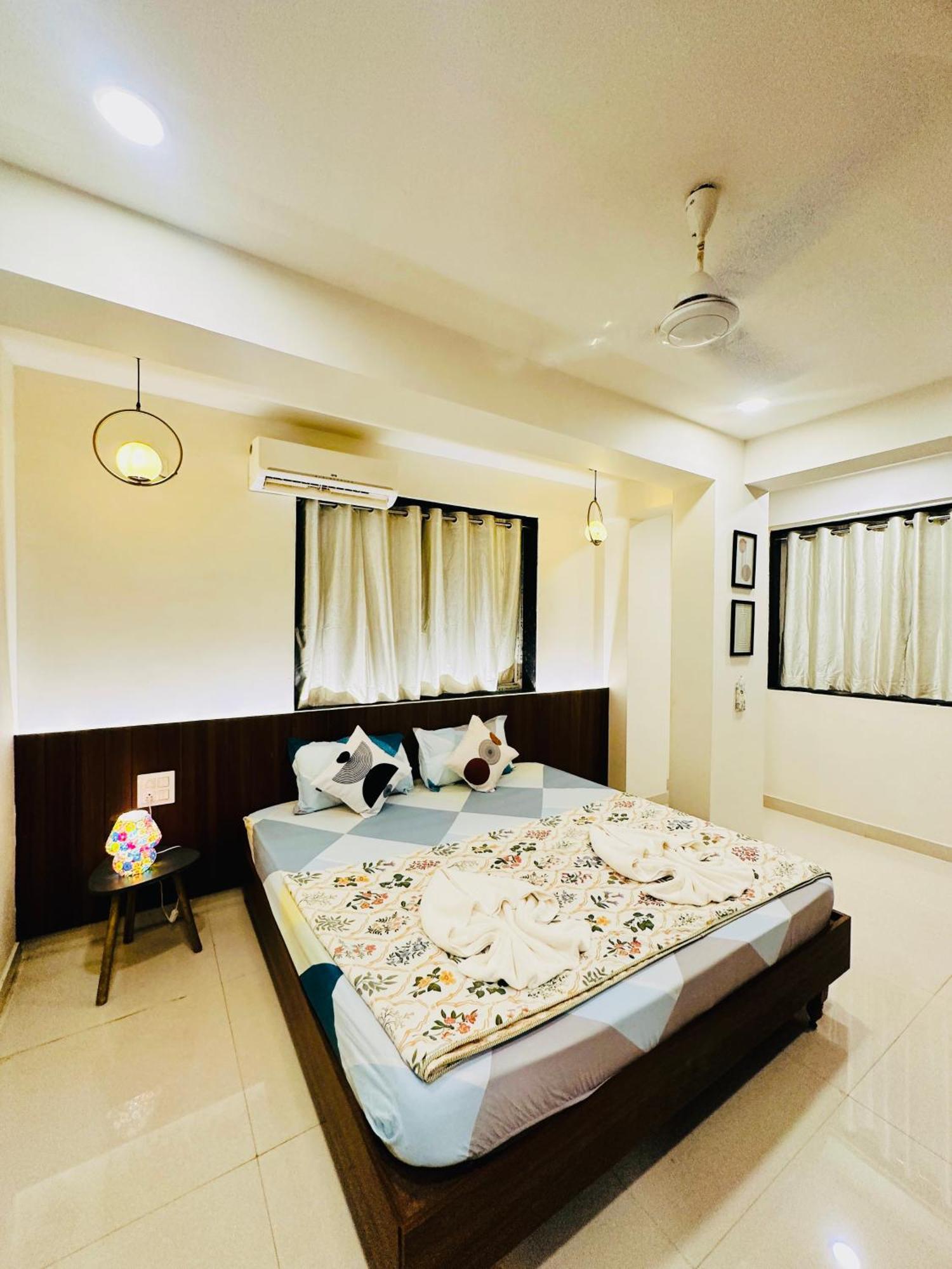 Goa Junction - Spacious 1Bhk Apartments In Vagator With Pool Access Exterior photo